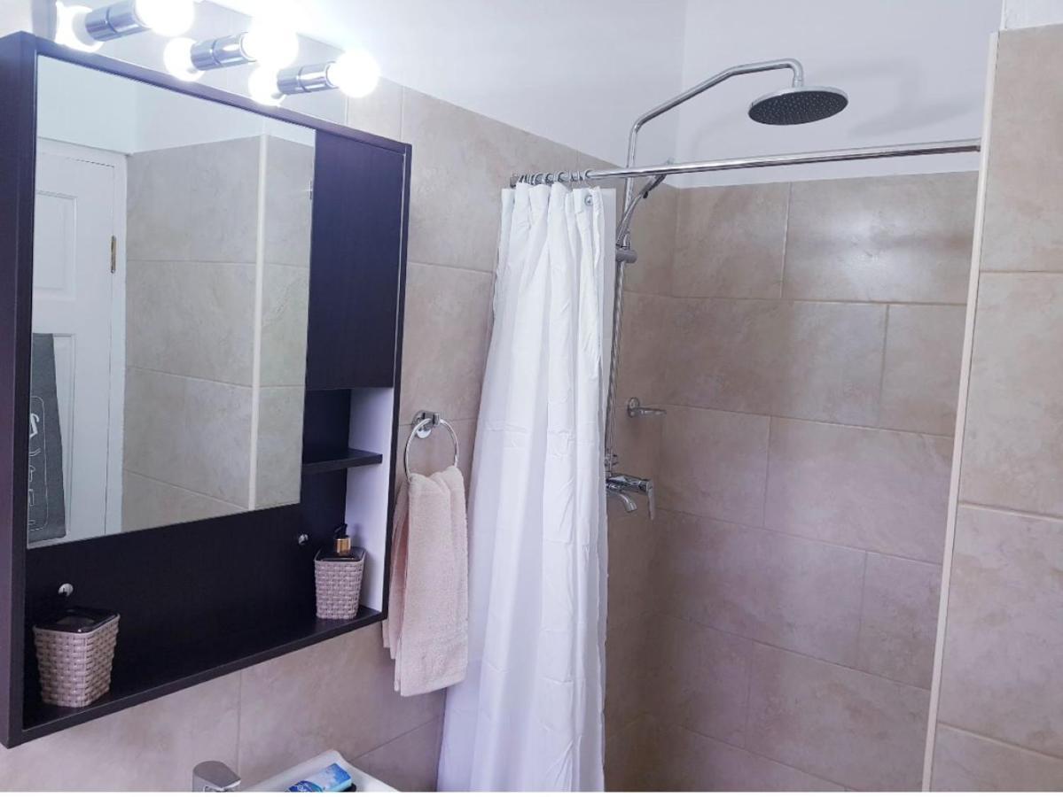 West Coast 1 Bedroom Apartment 66 - Close To Beach 圣詹姆斯 外观 照片