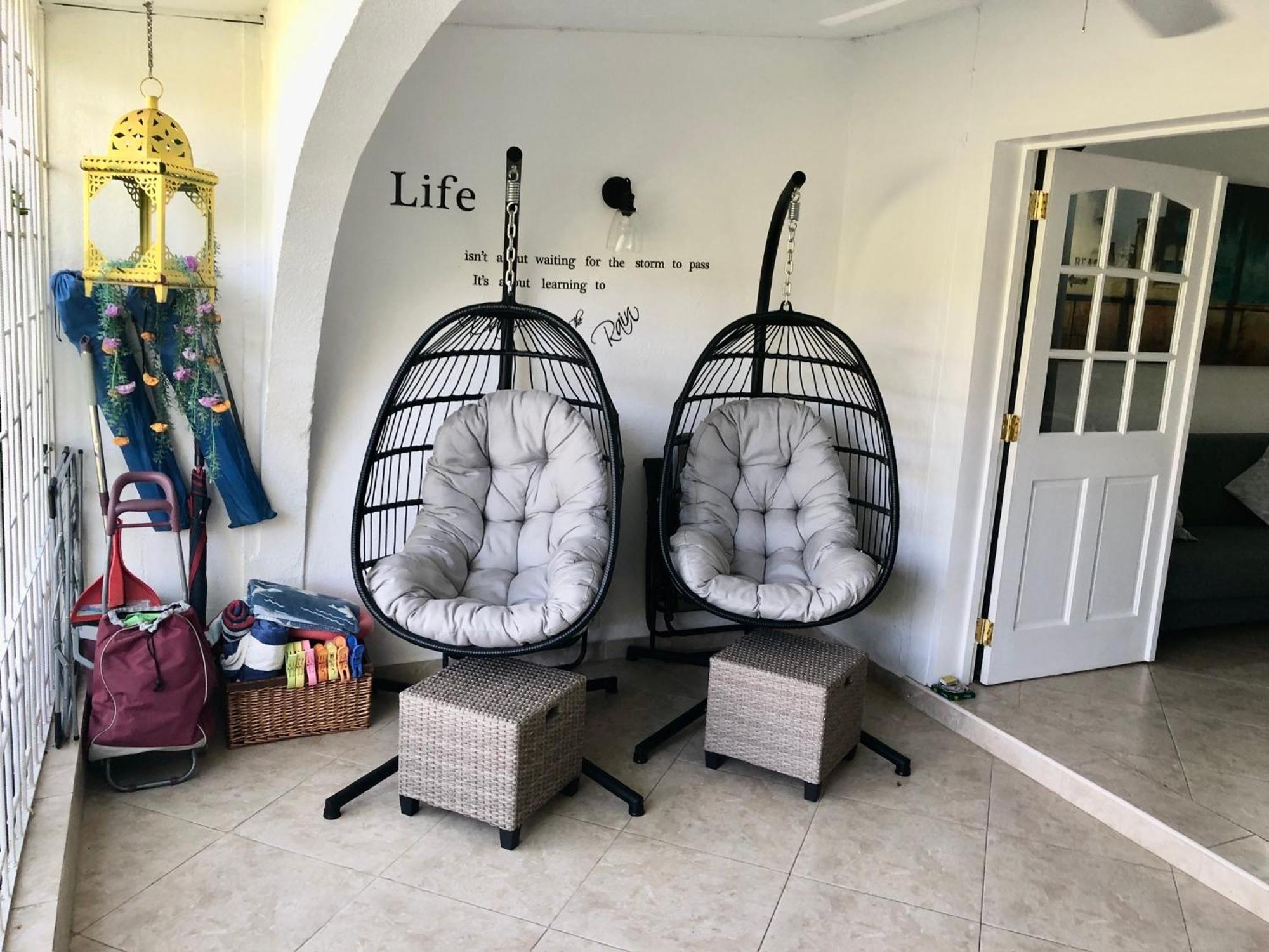 West Coast 1 Bedroom Apartment 66 - Close To Beach 圣詹姆斯 外观 照片