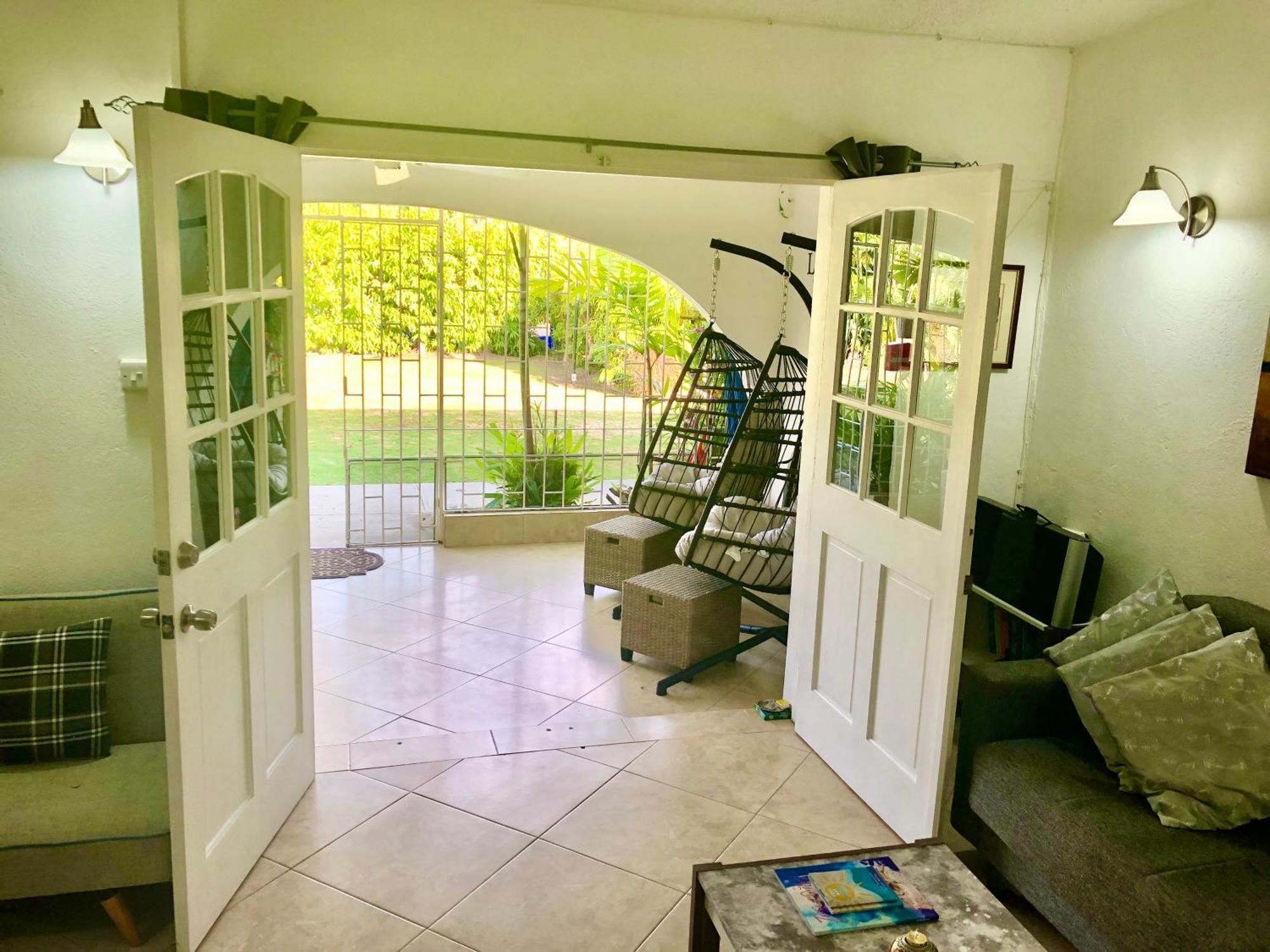 West Coast 1 Bedroom Apartment 66 - Close To Beach 圣詹姆斯 外观 照片