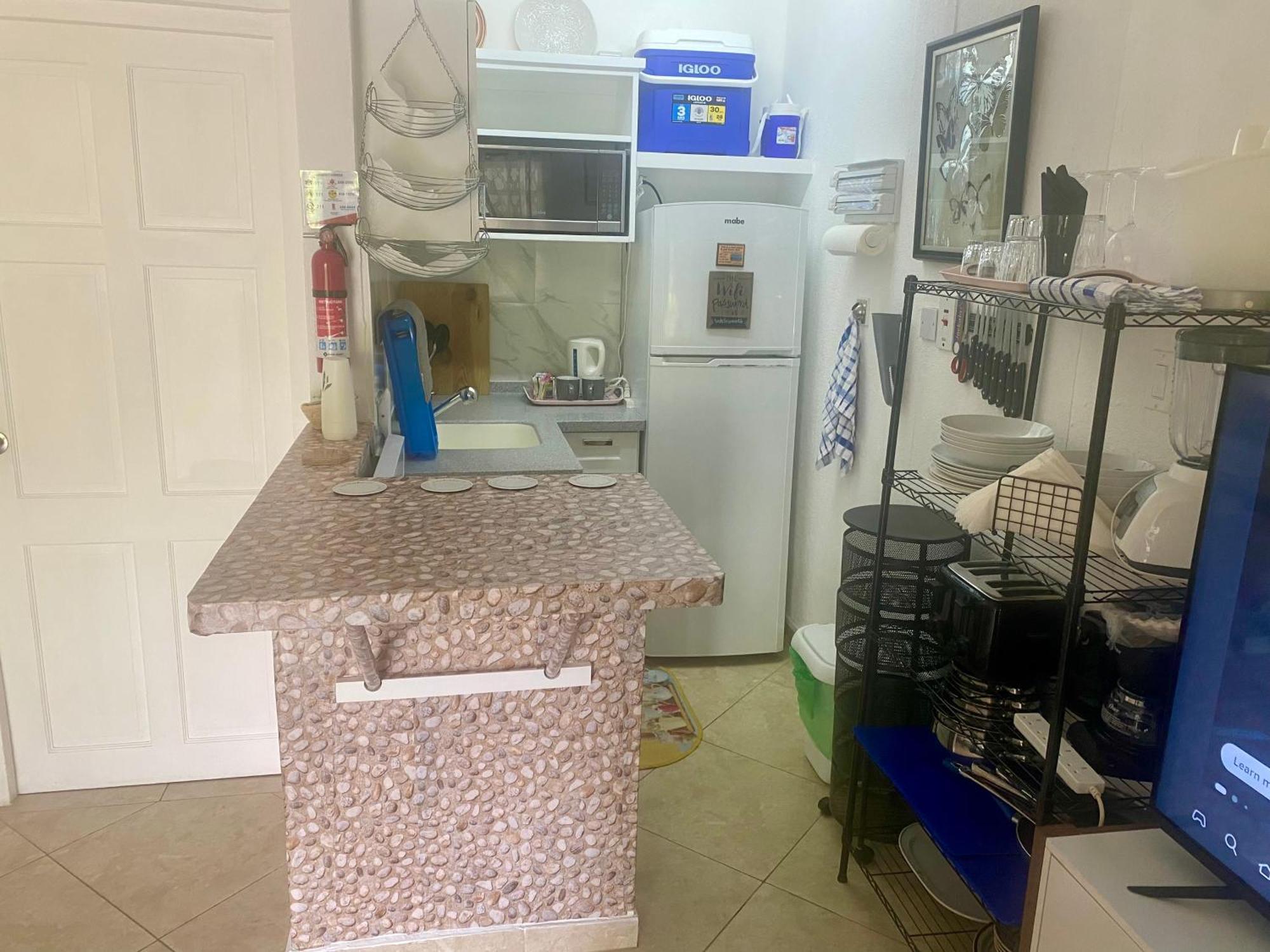 West Coast 1 Bedroom Apartment 66 - Close To Beach 圣詹姆斯 外观 照片