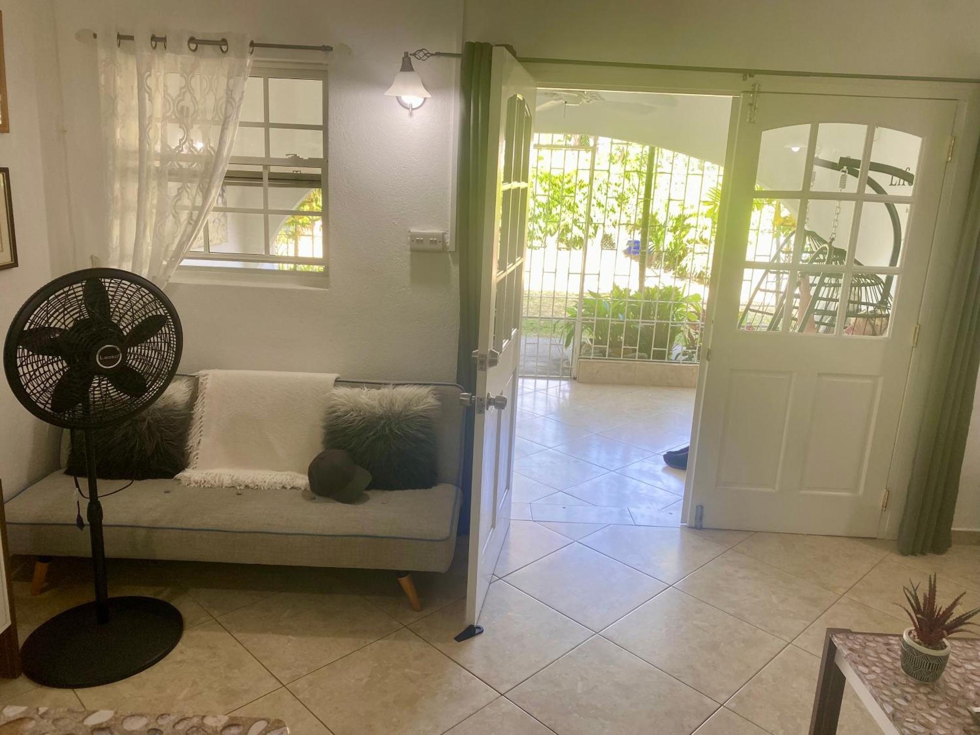 West Coast 1 Bedroom Apartment 66 - Close To Beach 圣詹姆斯 外观 照片