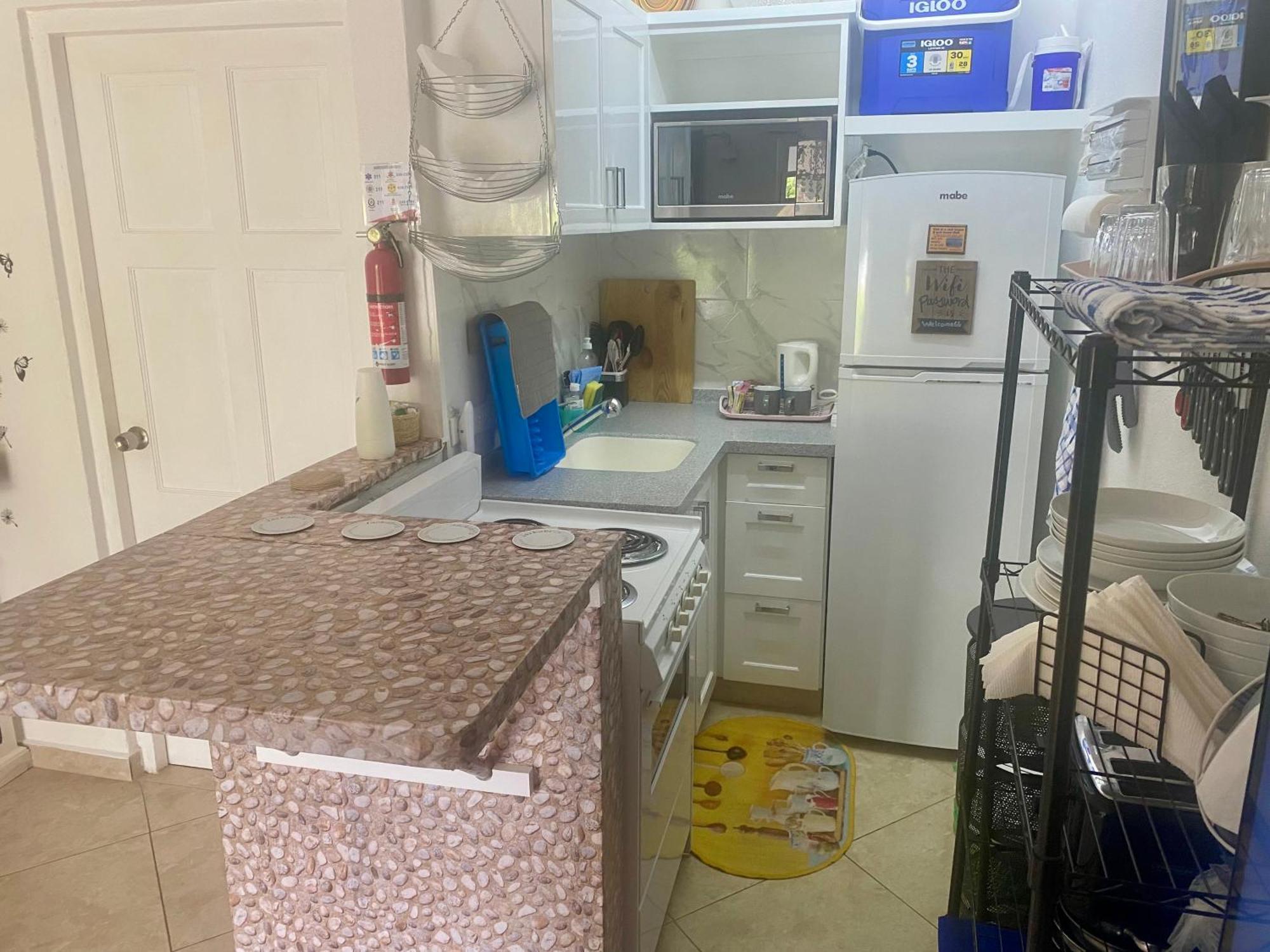 West Coast 1 Bedroom Apartment 66 - Close To Beach 圣詹姆斯 外观 照片