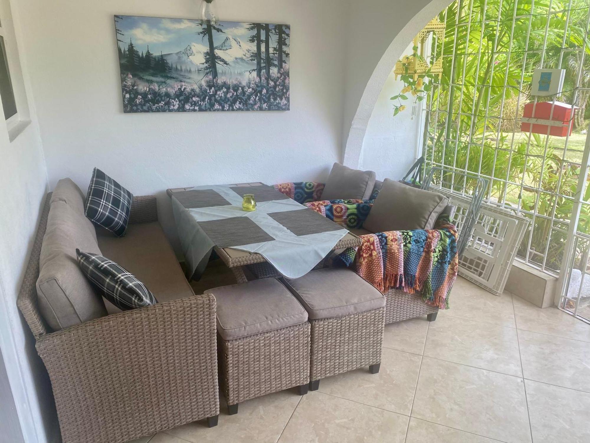 West Coast 1 Bedroom Apartment 66 - Close To Beach 圣詹姆斯 外观 照片