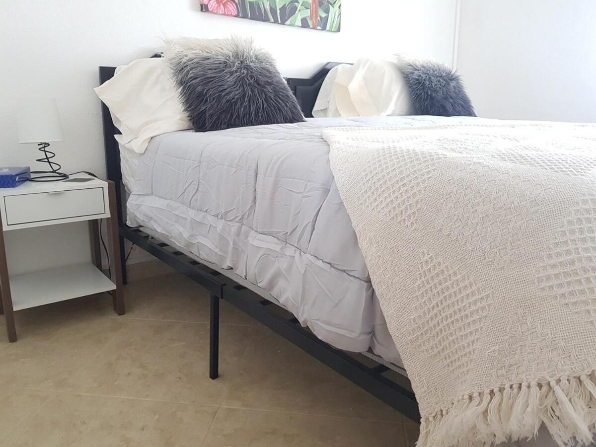 West Coast 1 Bedroom Apartment 66 - Close To Beach 圣詹姆斯 外观 照片
